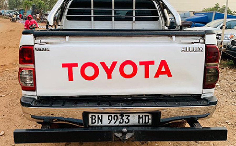 TOYOTA HILUX