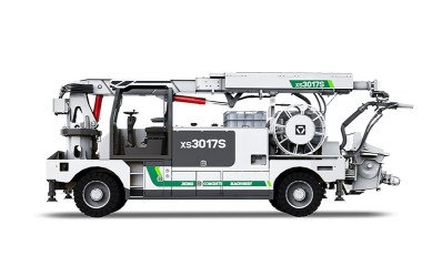 Pompe à béton sur camion 