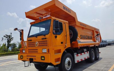 Camion-benne minier